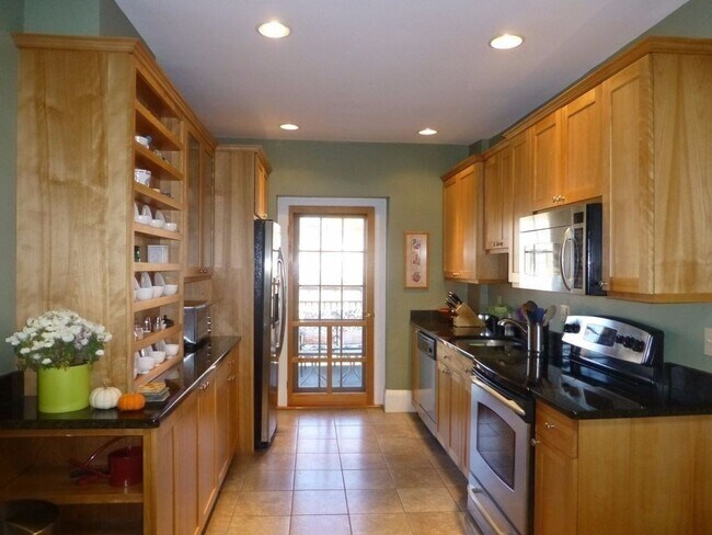 71 Saint Marys St Unit 3##