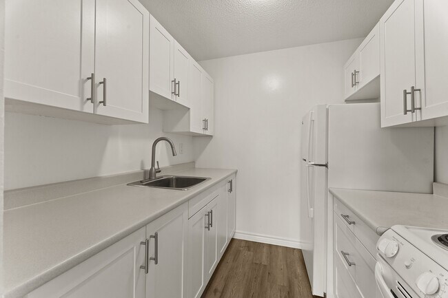 Photo - Rivershore Tower Apartments