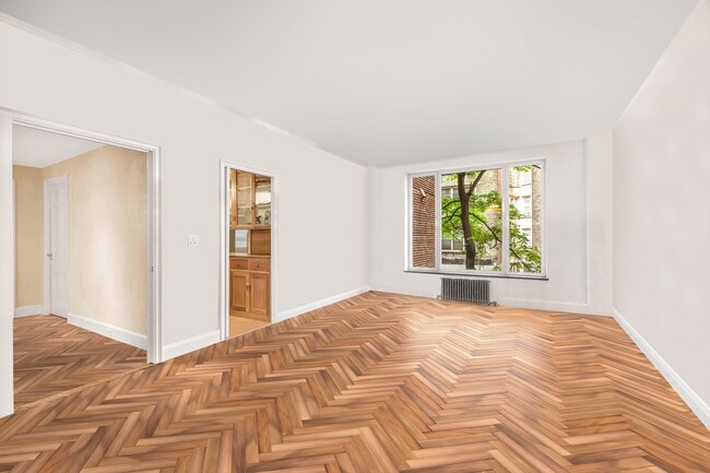 Photo - 333 E 57th St