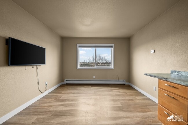 Photo - 618 Gambell St Unit 33