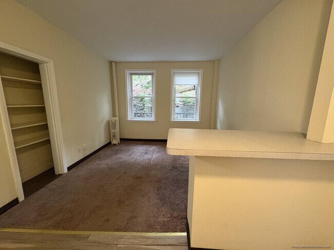 Photo - 153 Kelton St
