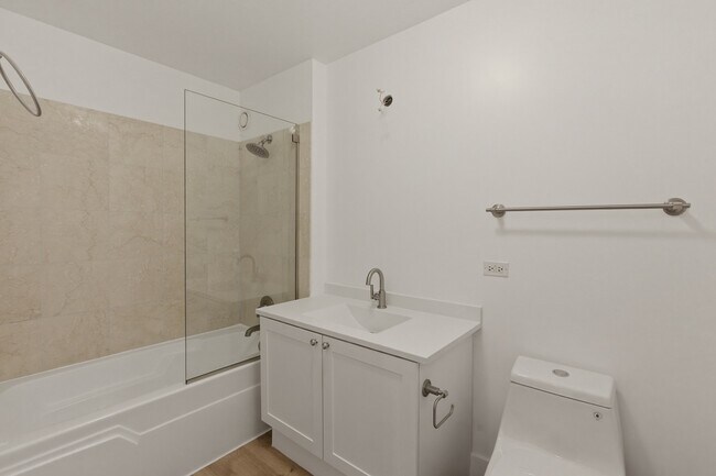 Photo - 330 W Grand Ave Unit # 0808