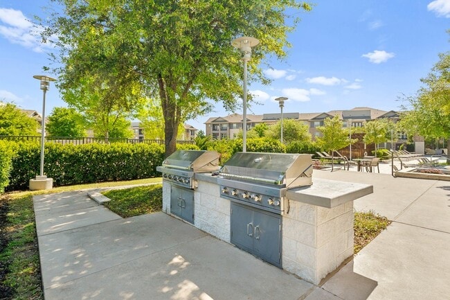 Photo - Ovation at Lewisville Apartment Homes