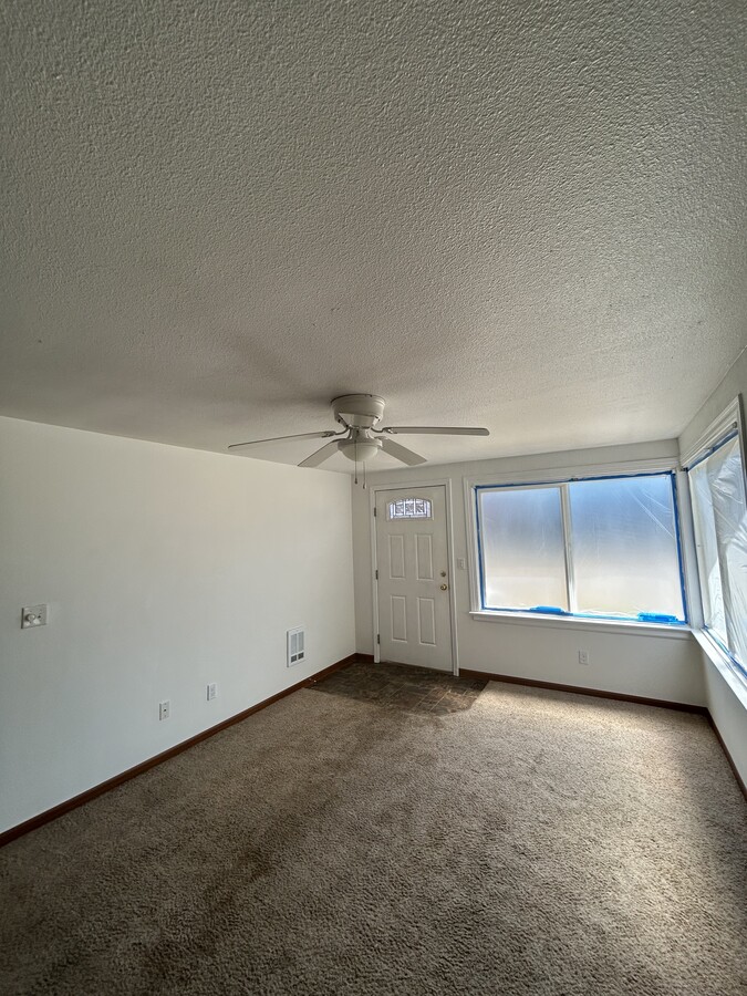 Photo - 9836 Whitman Ave SW