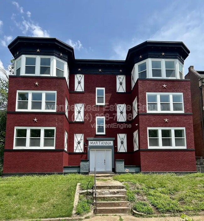 Building Photo - 5931 Maple Ave Unit 3w