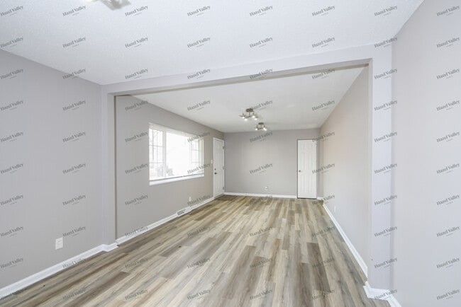 Photo - 650 Lilac Dr