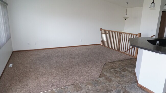 Photo - 2147 Allison Lane West