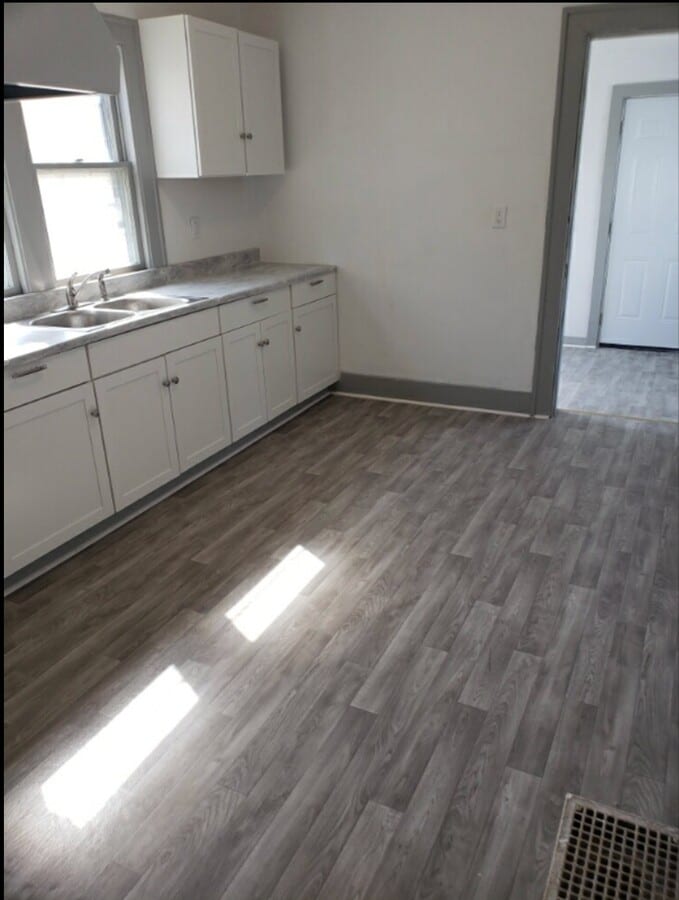 Photo - 101 N G St