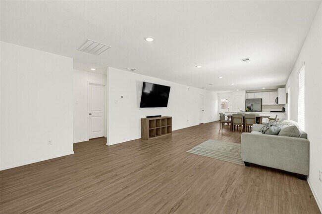 Photo - 13765 Kit Run