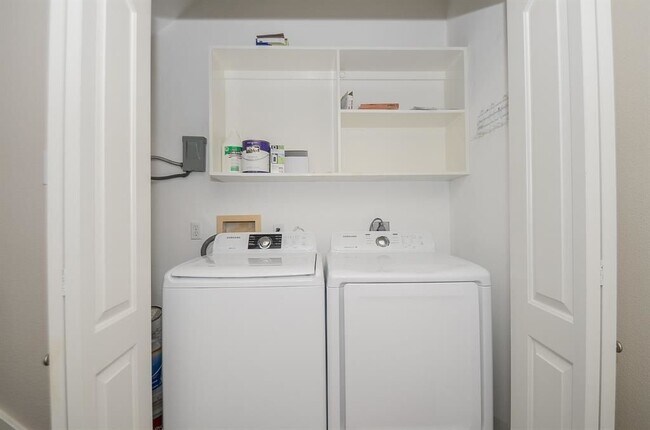 Photo - 737 Davis Rd