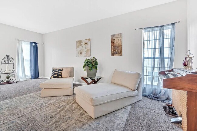 Photo - Room in House on Stonewood Pines Dr