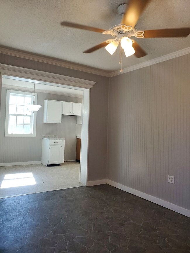 149 Circle Dr