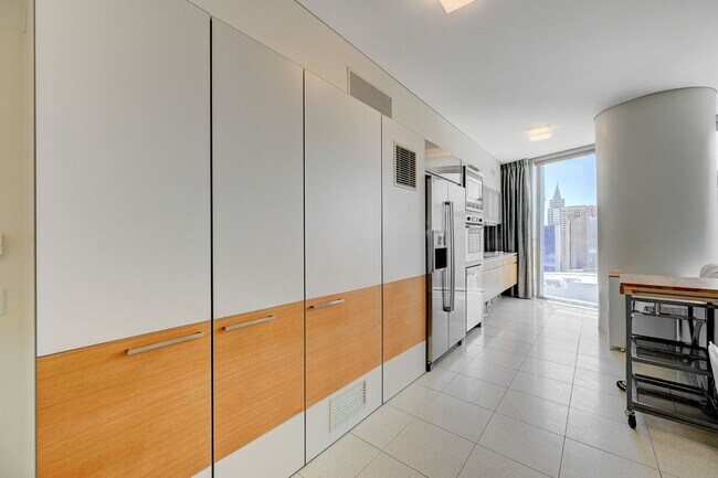 Photo - Veer Towers 2007W- Strip/City Views from t... House