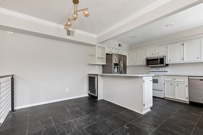 Photo - 601 Sandman St