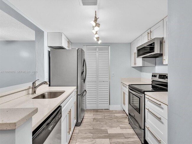 Photo - 9777 Westview Dr Unidad 1114