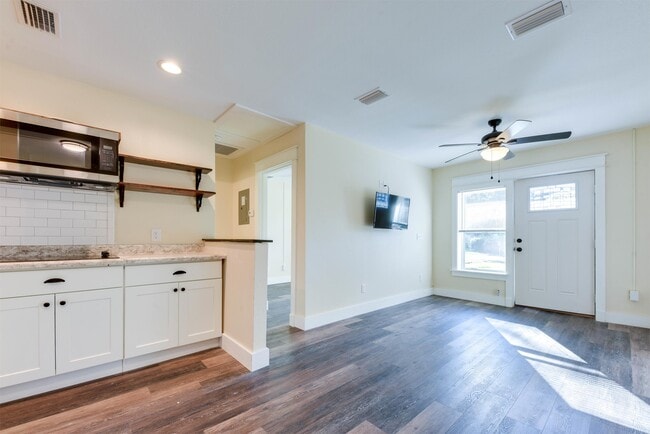 Photo - 1500 Dacron Dr Unit #102