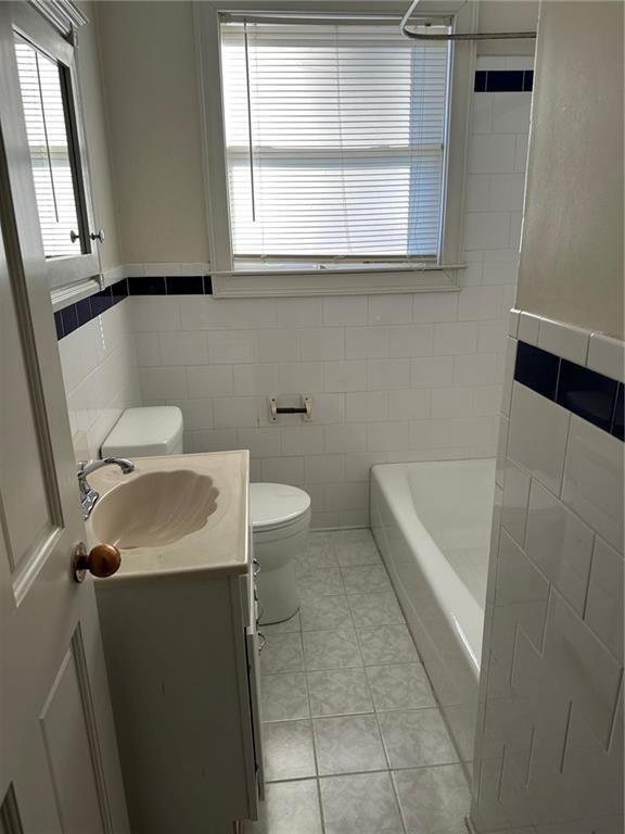 Photo - 1398 Woodmont Ln NW