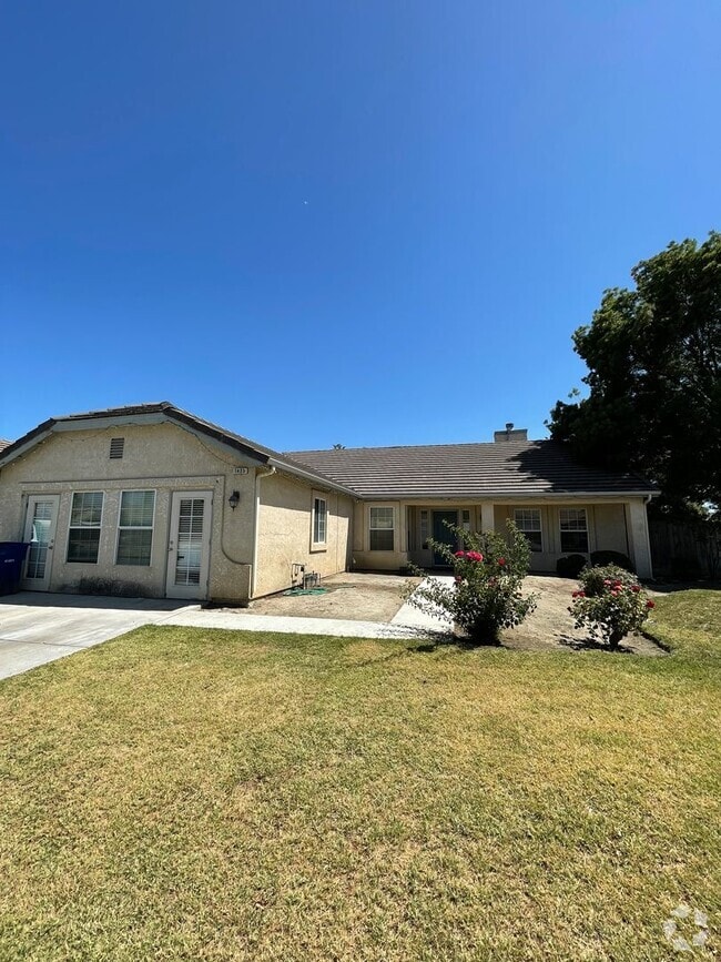 Building Photo - Available Now! – Beautiful Corner Lot Home