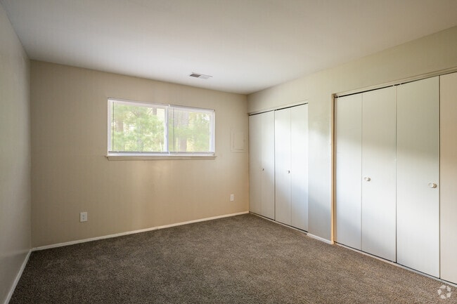 2BR, 1BA - Bedroom