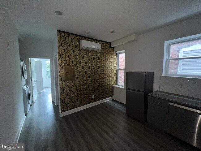 Photo - 1829 N 33rd St