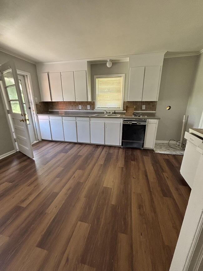 Photo - 310 N Bond Ave