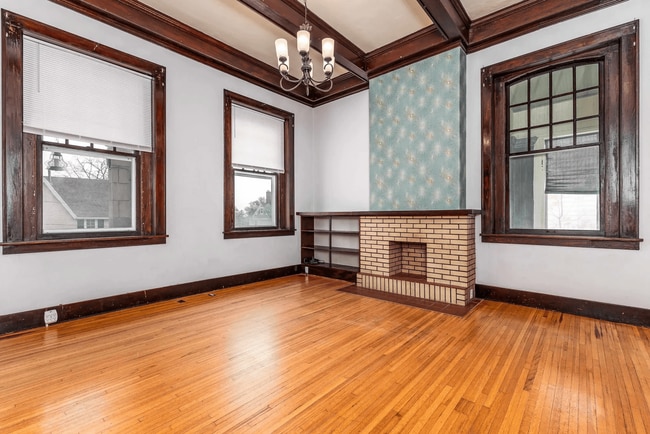 Building Photo - 831 Alpine St Unit 1S
