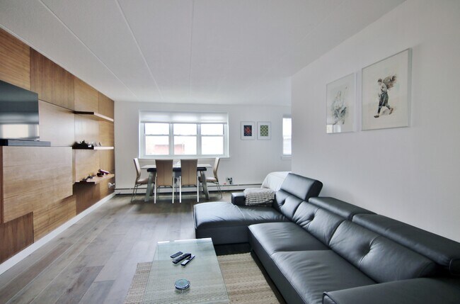 Photo - 27 Northill St Unit 2W