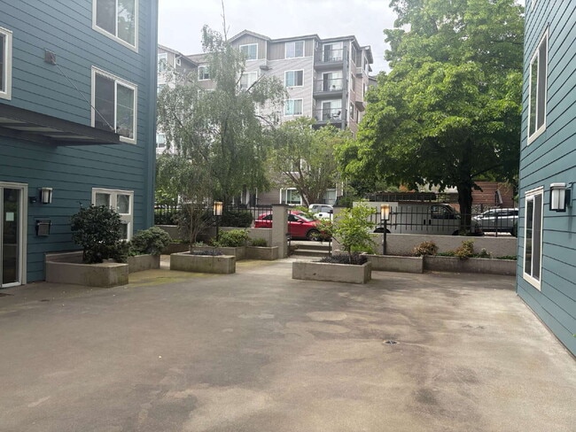 Photo - Bright, Modern 1BR Near Hospitals, SU & Transit in secure building and a Walk Score of 95! Unit #A310