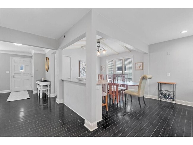 Photo - 5036 Richmond Dr