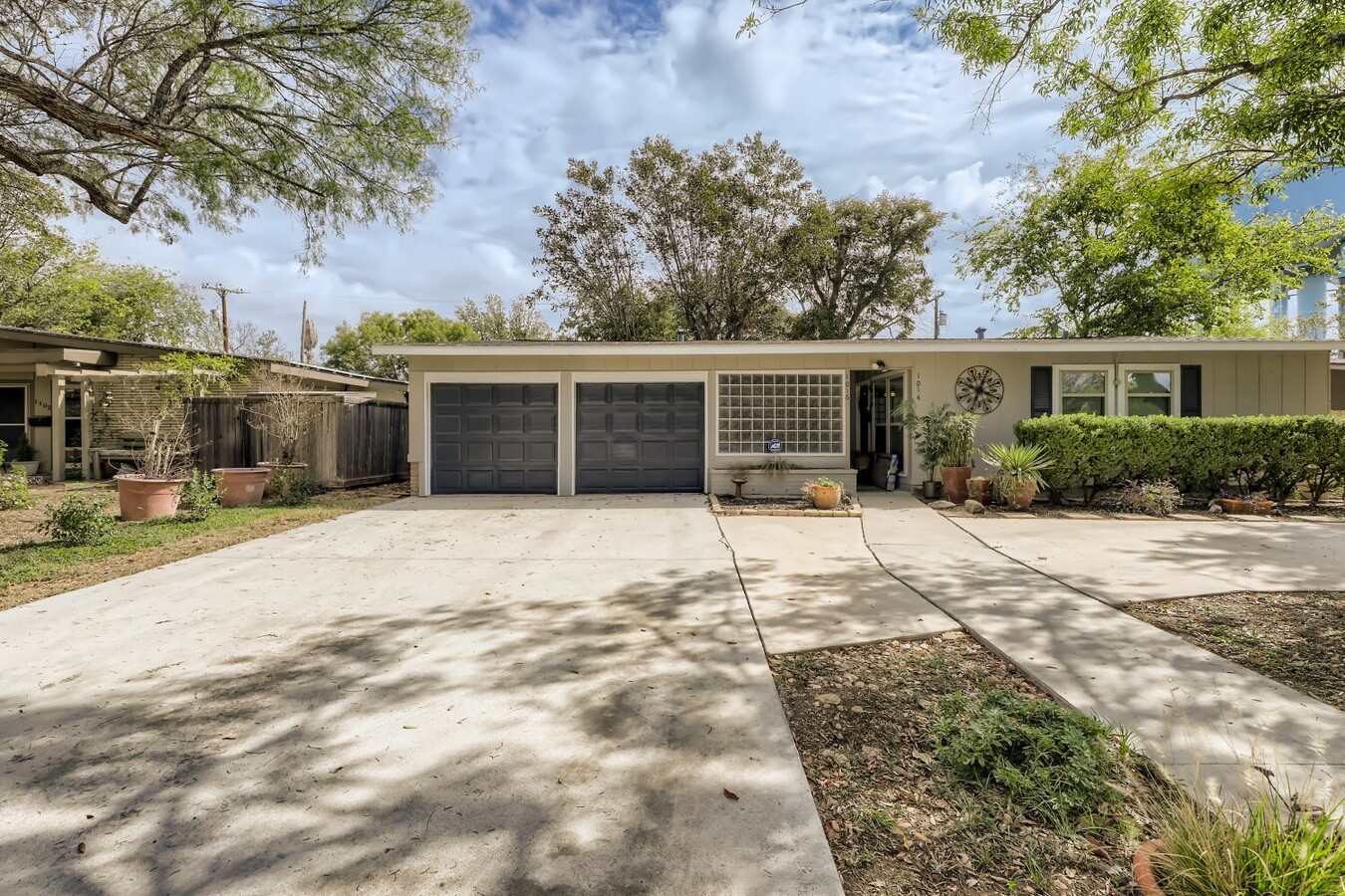 Photo - 1016 Chevy Chase Dr Townhome