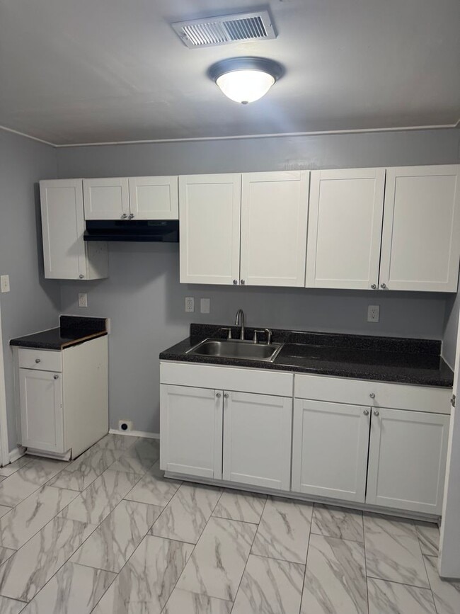 Photo - 710 Hudson St