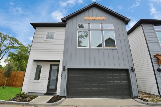 Building Photo - 2504 W Tidwell Rd