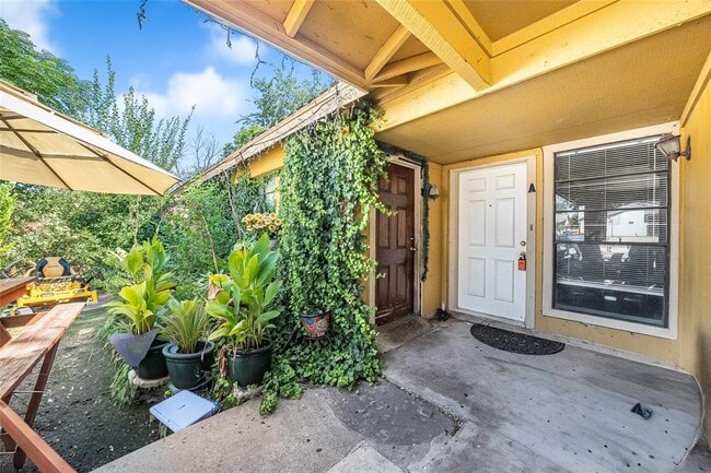 Photo - 1213 Dobie Dr