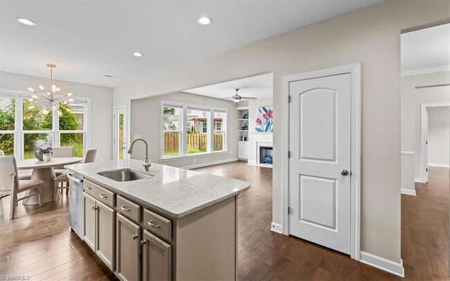 Photo - 802 Blue Moon Ct