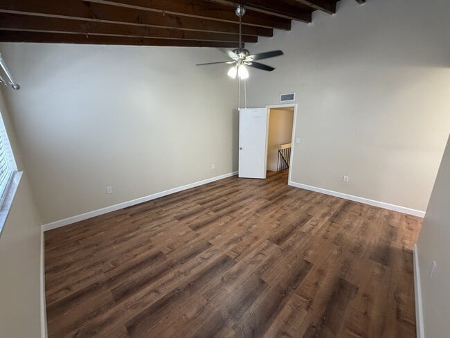 Photo - 8739 4h Ave Rd