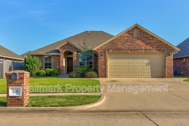 Photo - 920 SW 13th St