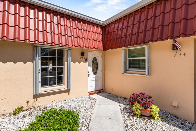 Photo - 733 Nantucket Cir