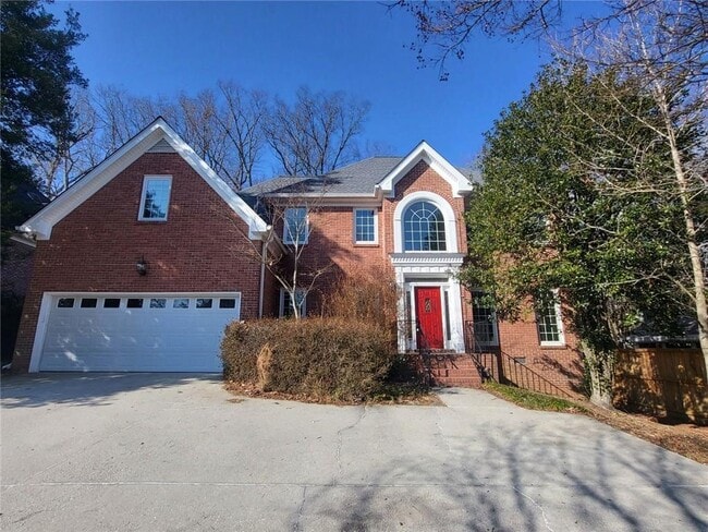 Building Photo - 2438 Kings Ct NE