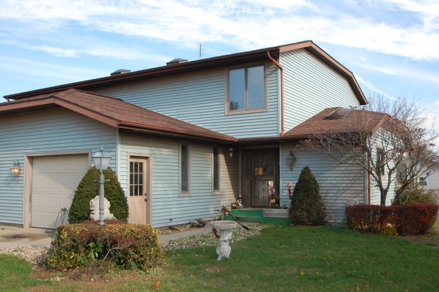 Building Photo - Beautiful 2-bedroom, 1-1/2 bath 2 Level Du...