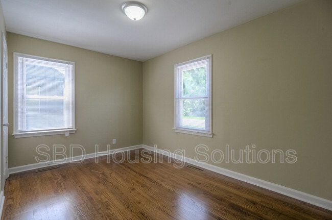 Photo - 601 E Nettleton Ave