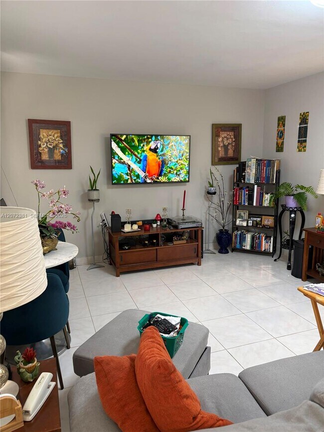 714 Saxony Way Unit 714