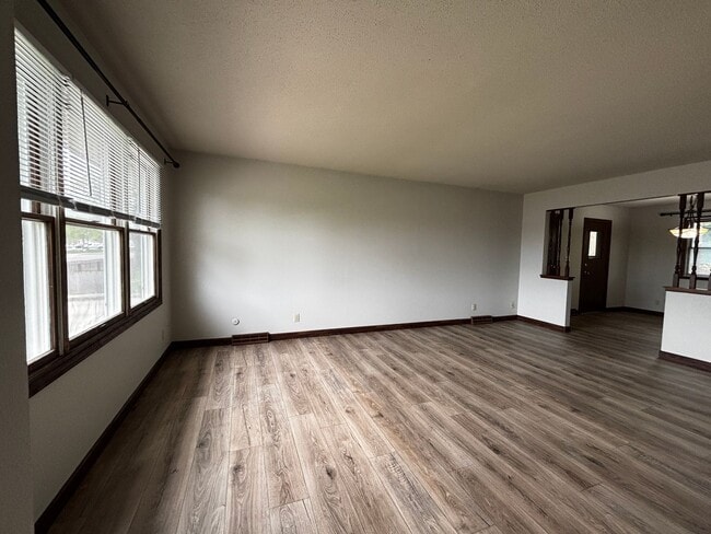 Photo - 3 Bedroom 2 Bath Duplex