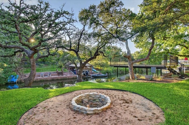 Photo - 308 Mountain View