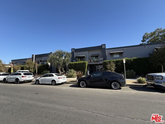 Photo - 5730 Yolanda Ave