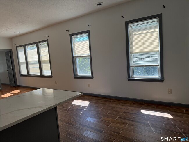 264 Ferry St Unit 3