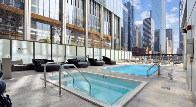 339 W Wolf Point Plaza Unit 1501