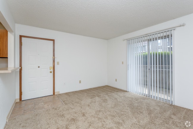 1BR, 1BA - 717 SF