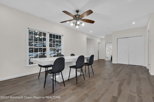 Photo - 374.5 W Park Ave