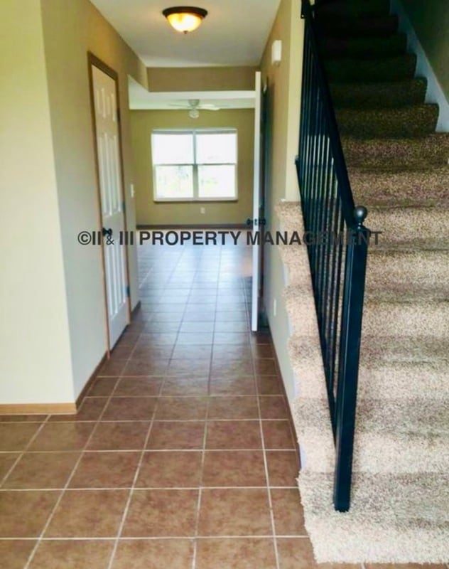 Photo - 409 S Darrowby Dr