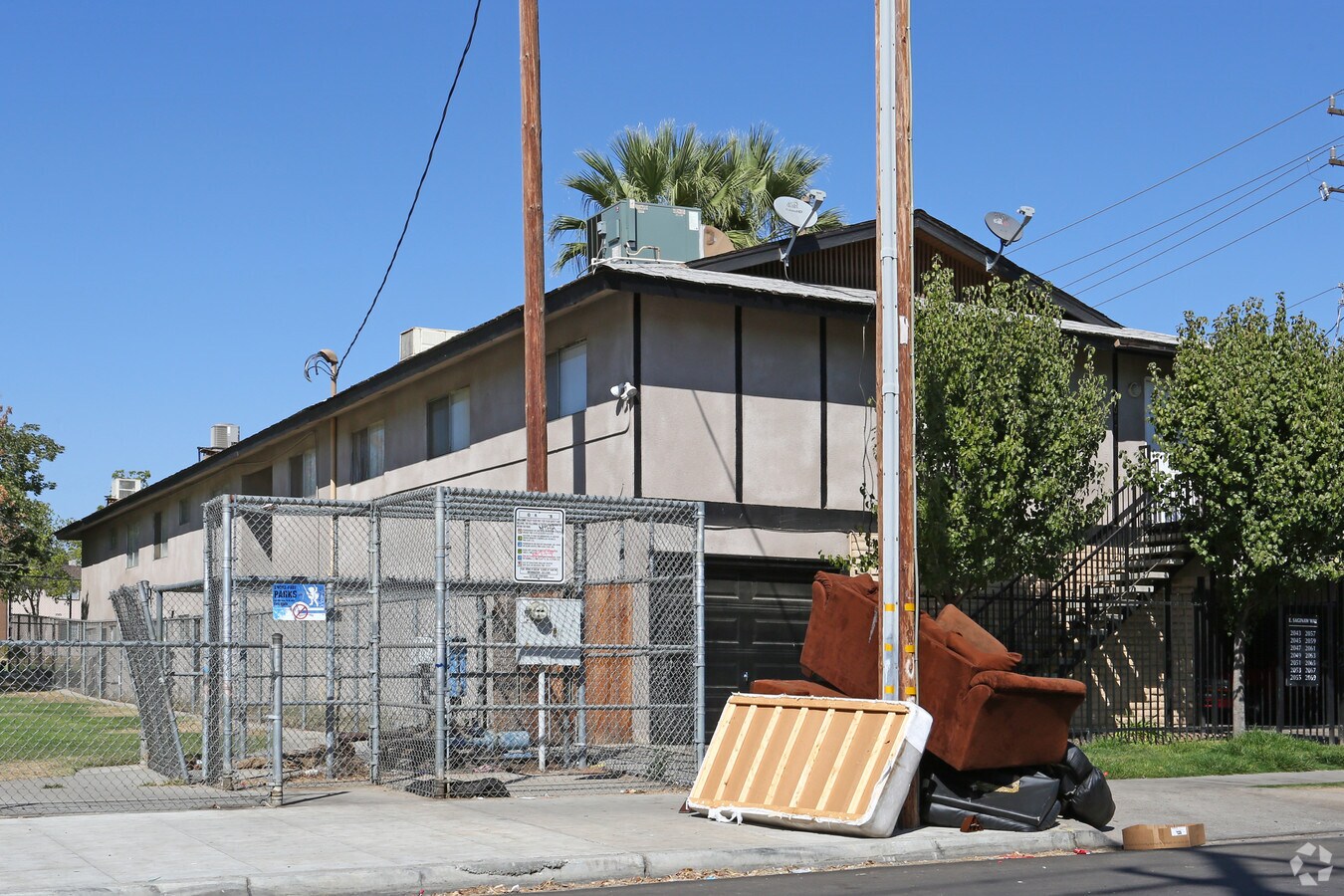Photo - Twin Palms Apartments